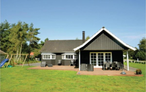 Beautiful Home In Væggerløse With Kitchen